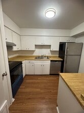 235 W Silver Sands Dr, Unit #5 in San Antonio, TX - Foto de edificio - Building Photo