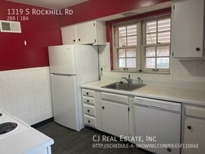 1319 S Rock Hill Rd in Webster Groves, MO - Building Photo - Building Photo