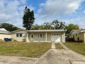 4033 Newcastle Dr in New Port Richey, FL - Building Photo
