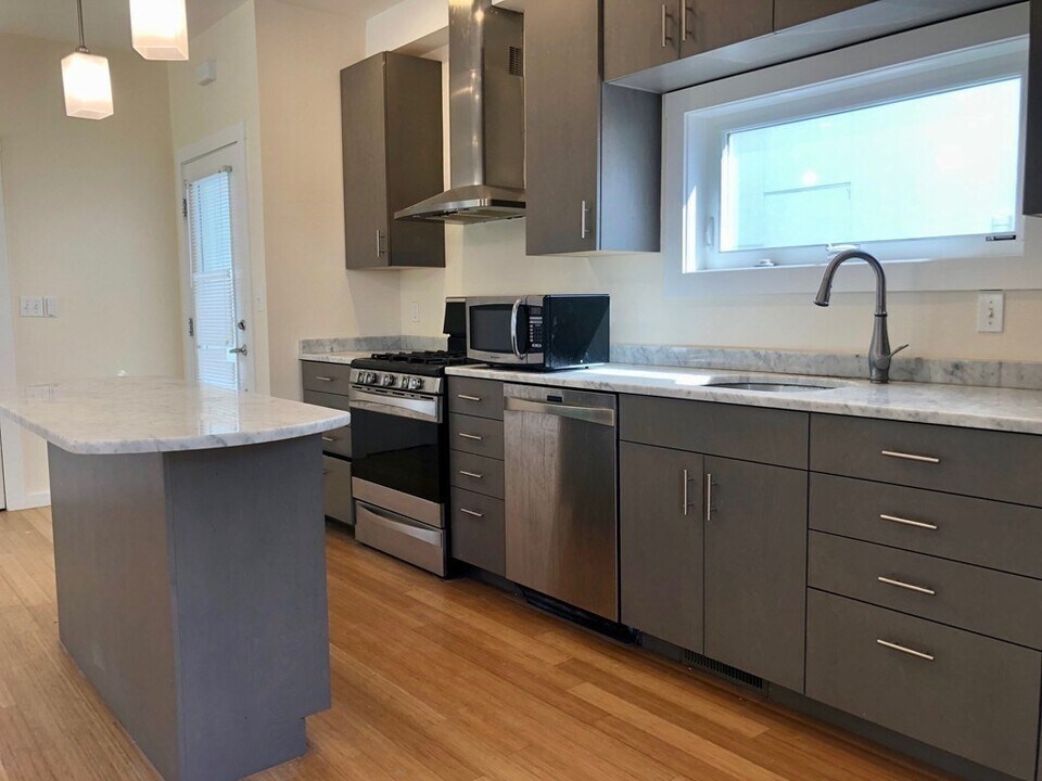 115 Charles St in Cambridge, MA - Building Photo
