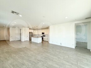 6908 S 12th Way in Phoenix, AZ - Building Photo - Building Photo