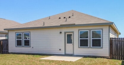 The Nexus at Kingsland Heights in Brookshire, TX - Foto de edificio - Building Photo