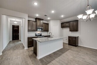 504 Paloma St in Weatherford, TX - Building Photo - Building Photo