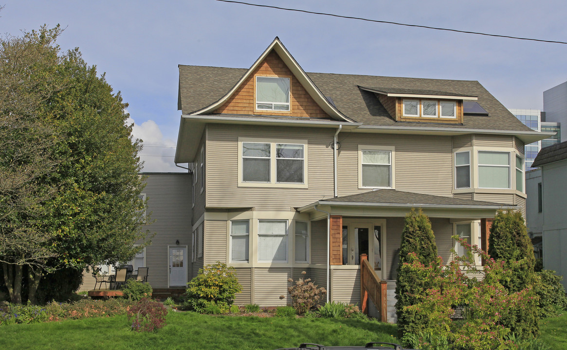 Colby Apartments in Everett, WA - Building Photo