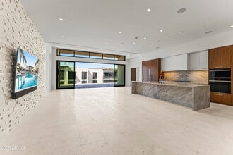 6587 N Palmeraie Blvd, Unit 3022 in Paradise Valley, AZ - Building Photo - Building Photo