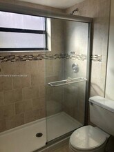 9938 Nob Hill Ct in Sunrise, FL - Foto de edificio - Building Photo