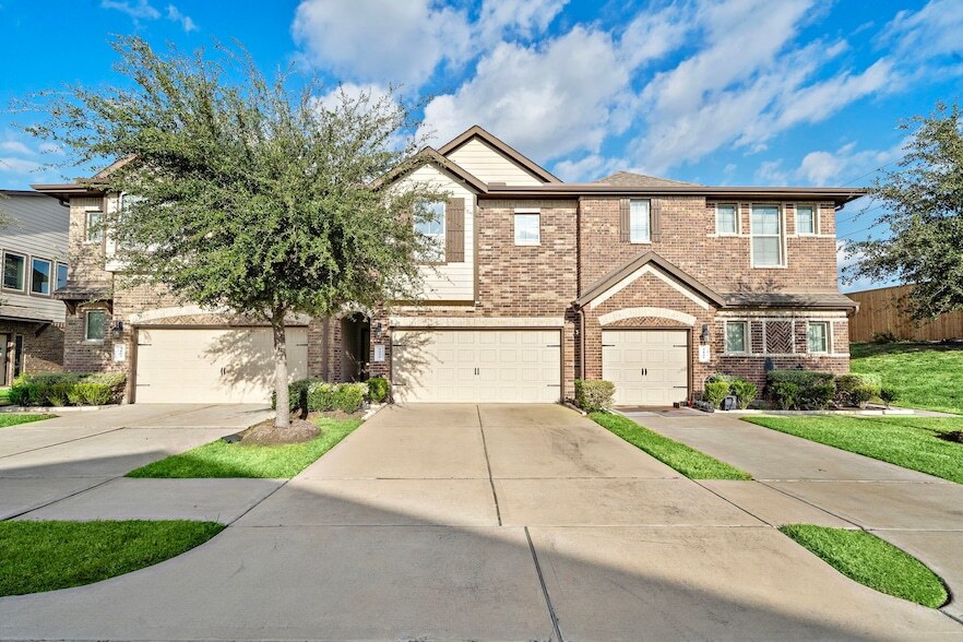 3435 Harvest Meadow Ln in Rosenberg, TX - Building Photo