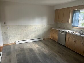 16 Prospect St in Waterville, ME - Building Photo - Building Photo