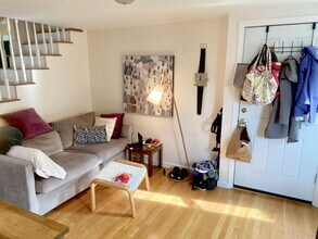 70 5th St, Unit 2 in Cambridge, MA - Building Photo - Building Photo
