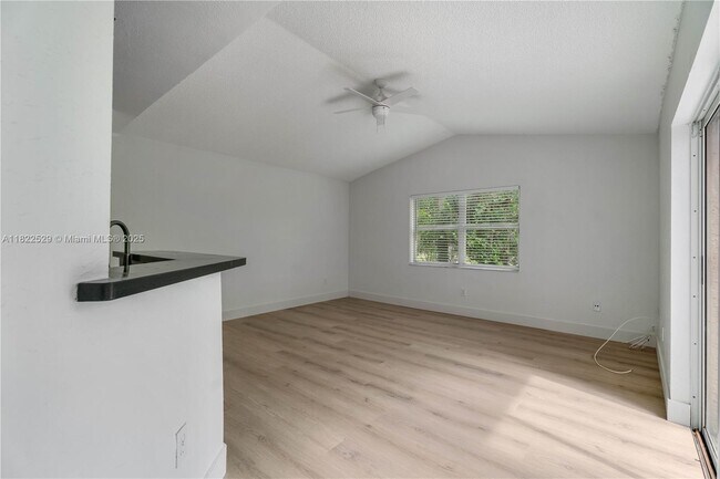 15857 SW 16th St in Pembroke Pines, FL - Building Photo - Building Photo