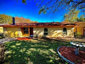 1528 Angel Fire Dr in Dallas, TX - Building Photo