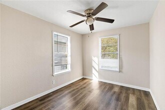 622 Airport Rd in Corpus Christi, TX - Building Photo - Building Photo