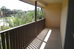 402 Marshall Ct in Fort Walton Beach, FL - Building Photo