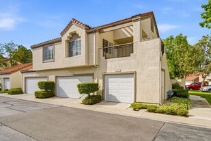 27937 Windsor in Mission Viejo, CA - Building Photo