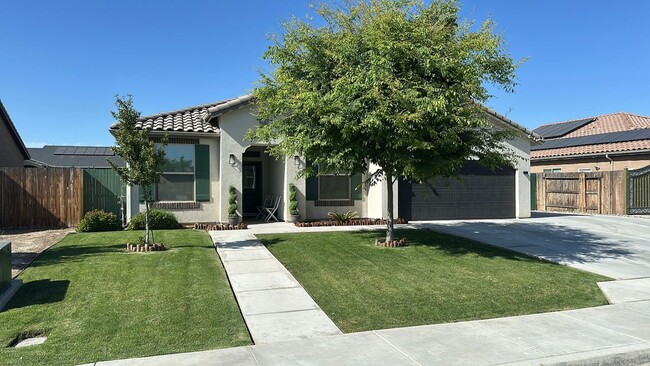5806 Blue Spruce Ave in Bakersfield, CA - Building Photo - Building Photo