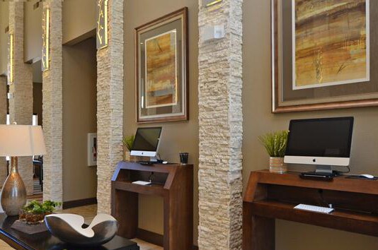 The Woodlands Lodge in The Woodlands, TX - Foto de edificio - Interior Photo