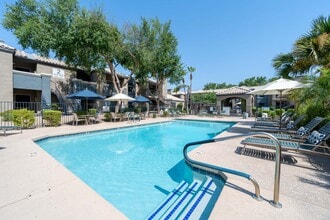 Crestone at Shadow Mountain in Phoenix, AZ - Foto de edificio - Building Photo