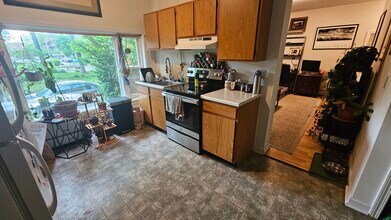 55 Monroe St, Unit 2 in Burlington, VT - Building Photo - Building Photo