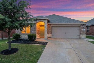 904 Opal Path in Princeton, TX - Building Photo