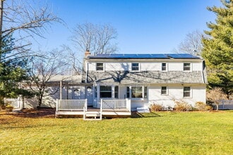 42 Valley View Ln in Vernon, CT - Building Photo - Building Photo