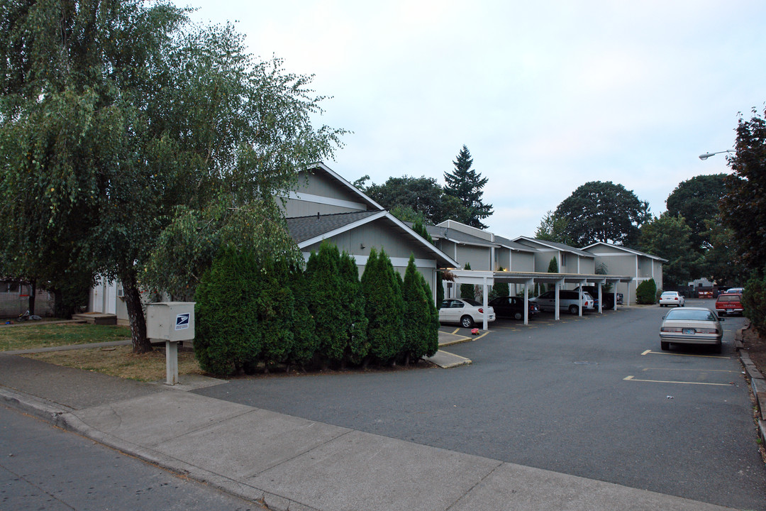 611-619 24th St SE in Salem, OR - Building Photo