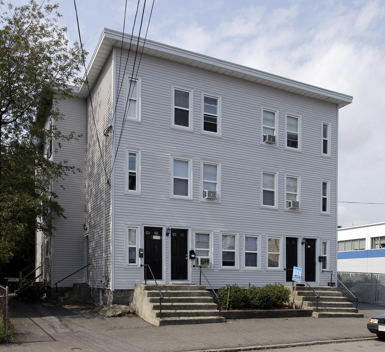 123-127 Brook Rd in Quincy, MA - Building Photo