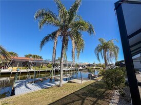 1115 SW 54th Ln in Cape Coral, FL - Building Photo