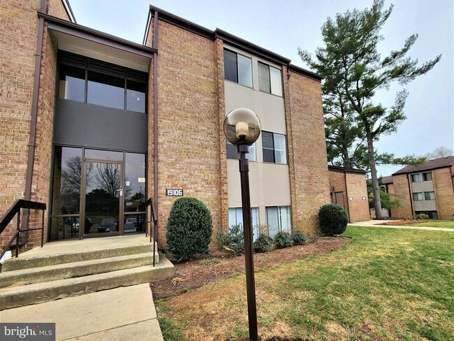 19106 Mills Choice Rd in Montgomery Village, MD - Building Photo - Building Photo