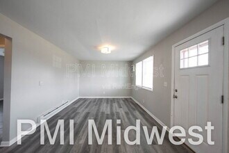 140 Maple Park Dr in Westfield, IN - Foto de edificio - Building Photo