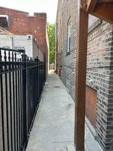 2037 N Kildare Ave in Chicago, IL - Building Photo - Building Photo