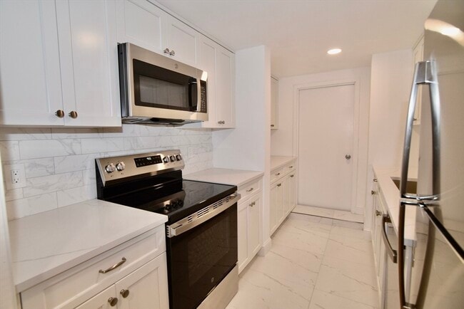 63 Longwood Ave, Unit #1
