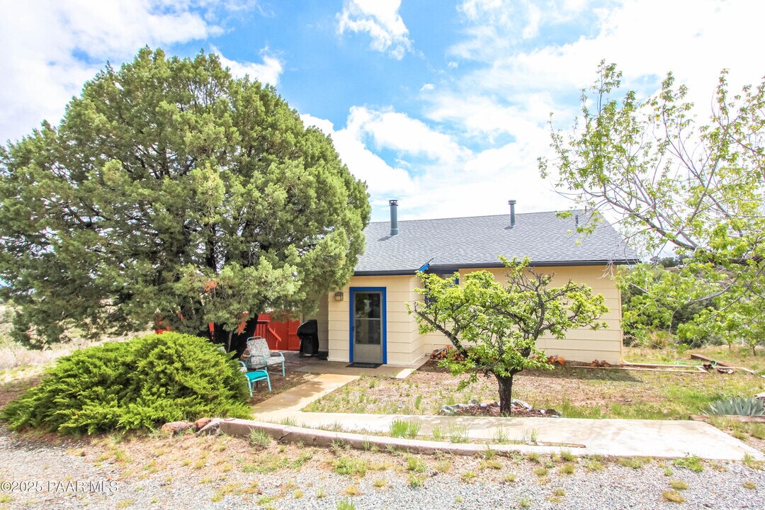 1898 Buena Vista Trail in Prescott, AZ - Building Photo