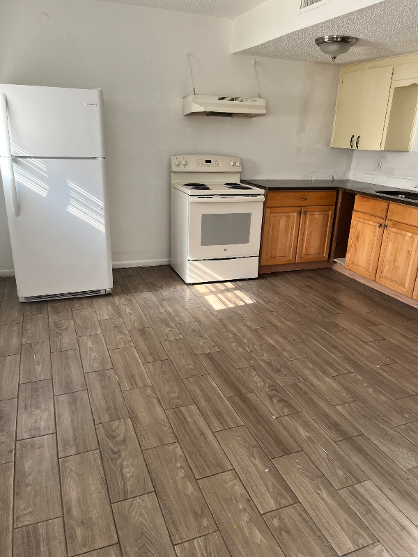 property at 929 S 15th St