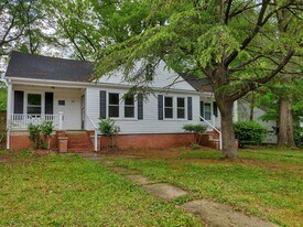 108 E Weatherspoon St