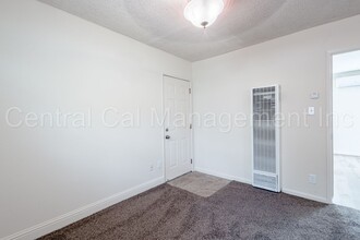 1306 Monache Dr in Bakersfield, CA - Building Photo - Building Photo