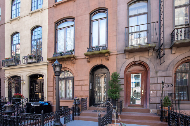 108 E 35th St in New York, NY - Foto de edificio - Building Photo