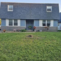 501 W Farragut St, Unit B in Crown Point, IN - Building Photo