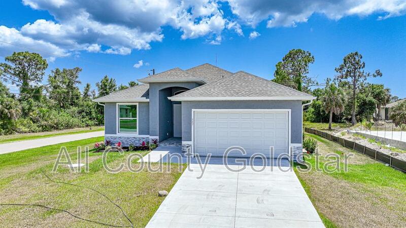 147 Ingram Blvd in Rotonda West, FL - Building Photo