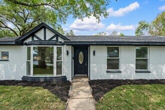 10730 Wickersham Ln in Houston, TX - Building Photo - Building Photo