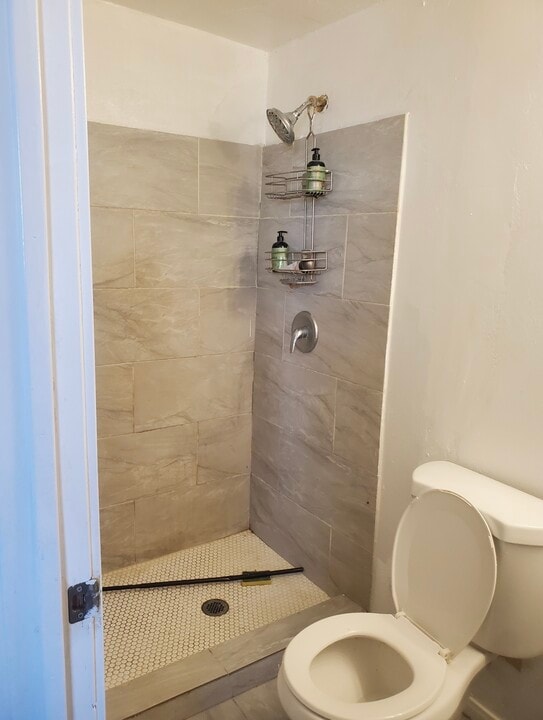 5055 Arvada Way, Unit unit B in Las Vegas, NV - Building Photo