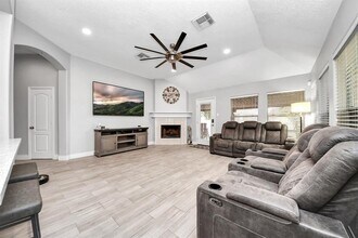 2015 Dawn Crest Ct in League City, TX - Building Photo - Building Photo
