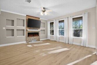 126 Silver Penny Dr in The Woodlands, TX - Foto de edificio - Building Photo