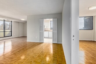 Academy Place in Toronto, ON - Building Photo - Interior Photo