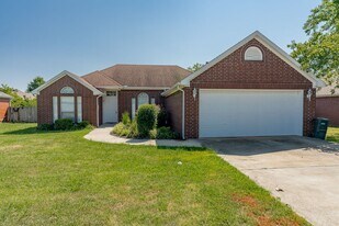 4387 W Bell Flower Dr in Fayetteville, AR - Building Photo