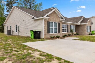 214 Jeremy Ln in Winterville, NC - Building Photo - Building Photo