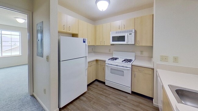 Colonial Pointe at Fairview Apartments in Bellevue, NE - Foto de edificio - Building Photo