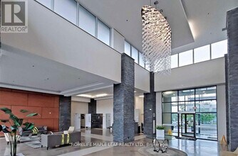 12 Woodstream Blvd in Vaughan, ON - Building Photo - Building Photo