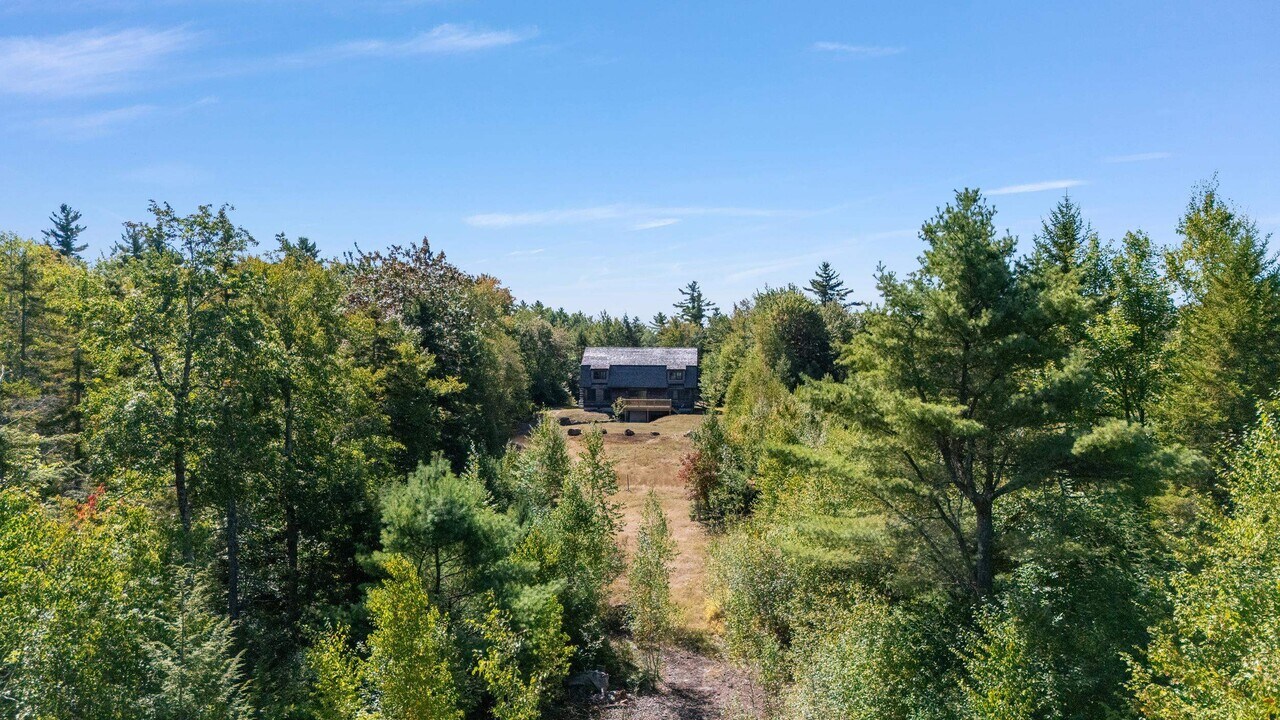 868 NH-119 in Fitzwilliam, NH - Building Photo