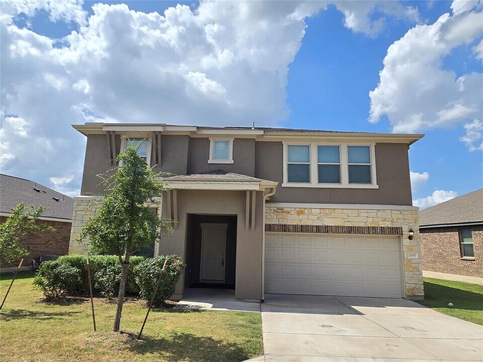 1305 Eagle Ridge Trail in Leander, TX - Building Photo