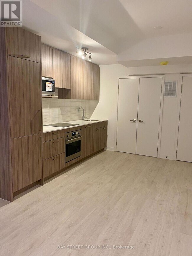 73 Curlew Dr in Toronto, ON - Building Photo - Building Photo